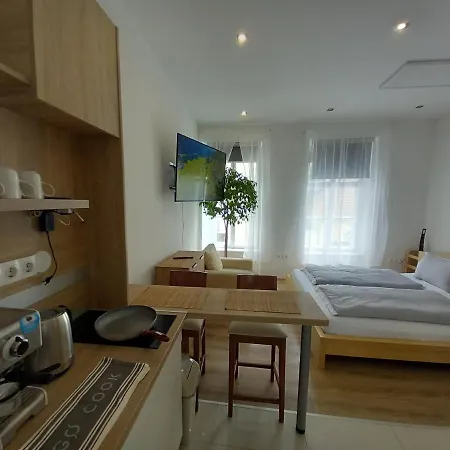 Korvin Apartamento Pápa